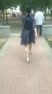 原创熟女良家老师，户外搞